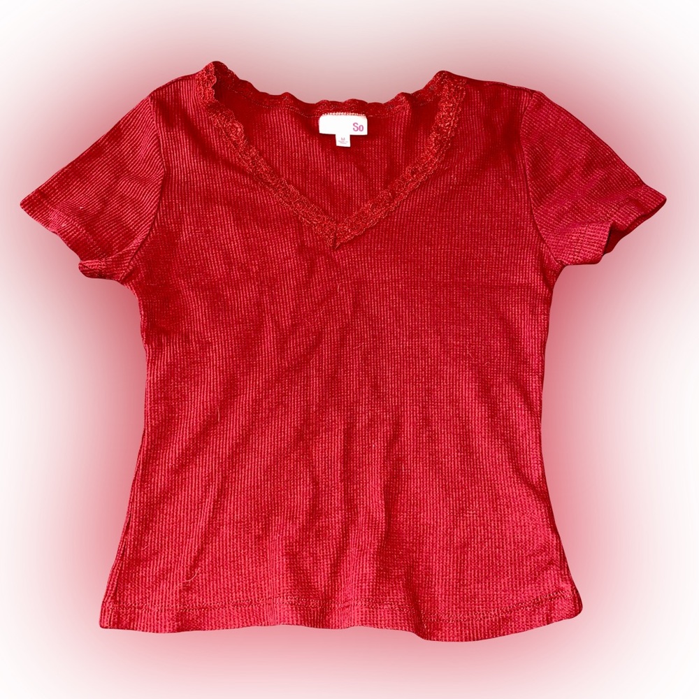 NWOT SO RED RIBBED TEE SHIRT // SIZE MEDIUM♥️